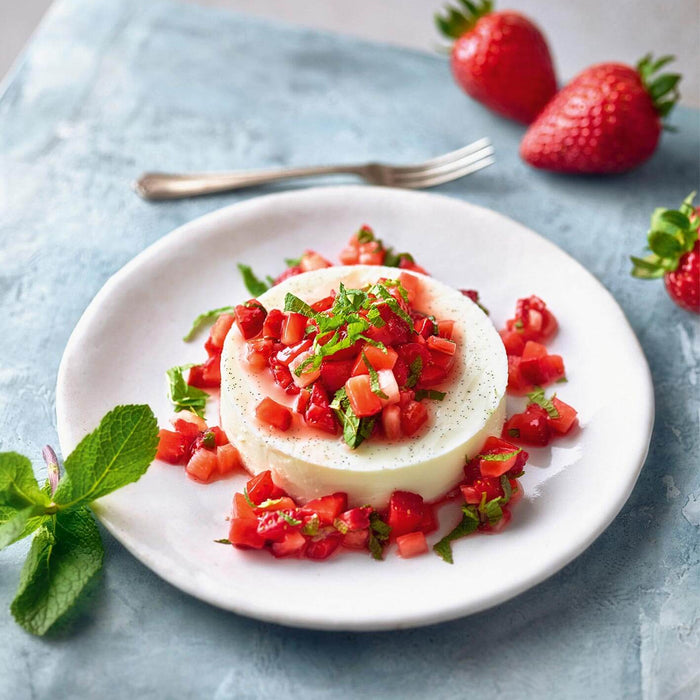 Milchpudding mit Erdbeerragout