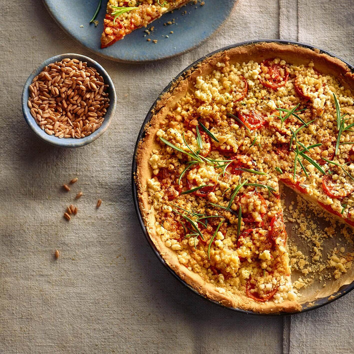 Tomatentarte mit Rosmarinstreuseln