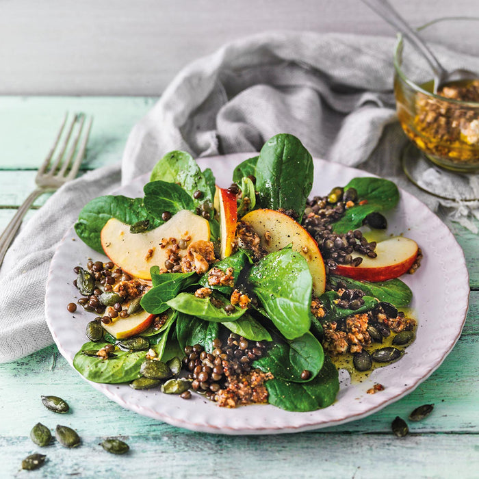 Belugalinsen-Salat mit Apfel und Schafskäse