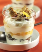 Früchtequark mit Nusskrokant