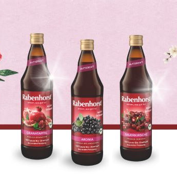 Gewinnen Sie eins von 5 Muttersaft-Pakete mit jeweils 2 Flaschen Granatapfel, Aronia und Sauerkirsch von Rabenhorst