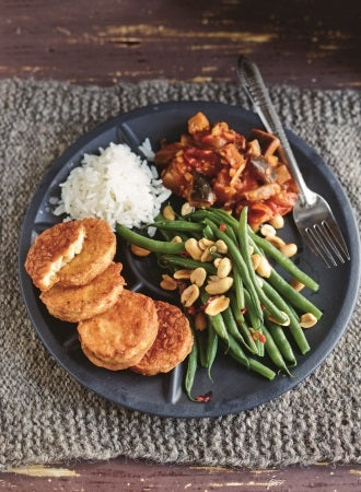 Panierter Tempeh mit Gemüse