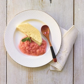 Vanilleparfait mit Rhabarberkompott