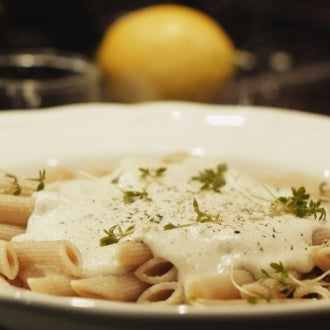 Vollkornnudeln mit einer Frischkäse-Kresse-Sauce