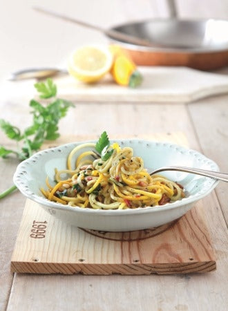 Zucchini-Pasta mit Zitronen-Chili-Sauce