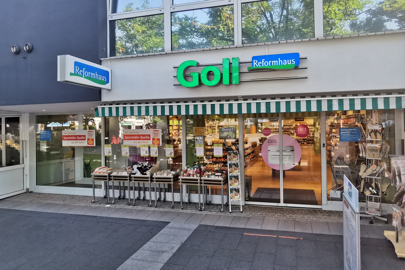 Eingang der Filiale