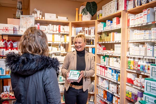 Beratungsgespräch mit Kundin im Reformhaus Grotheer